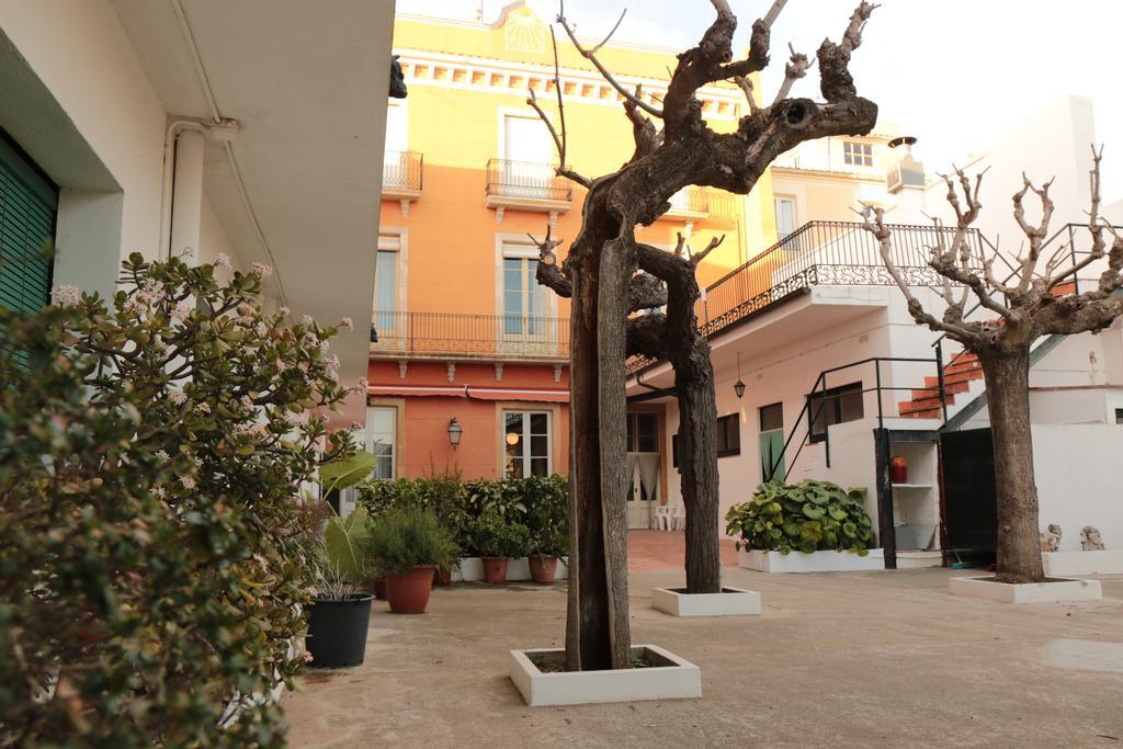 Hostal Plaja I Pati De Can Plaja ปาลาฟรูเจย์ ภายนอก รูปภาพ