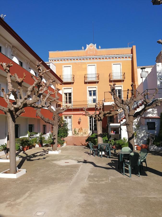 Hostal Plaja I Pati De Can Plaja ปาลาฟรูเจย์ ภายนอก รูปภาพ