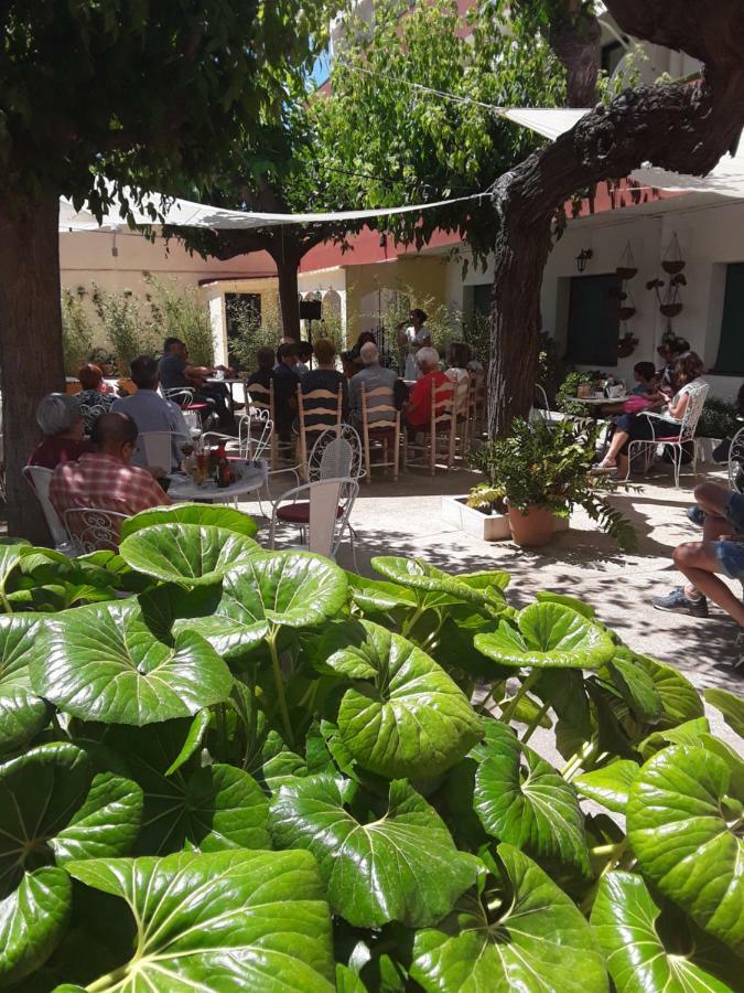 Hostal Plaja I Pati De Can Plaja ปาลาฟรูเจย์ ภายนอก รูปภาพ